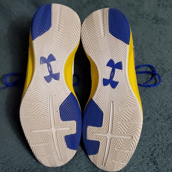 Mens basketball shoes - Picture 3 of 4